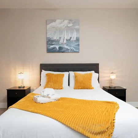 Downtown Indy Private Room - Shared